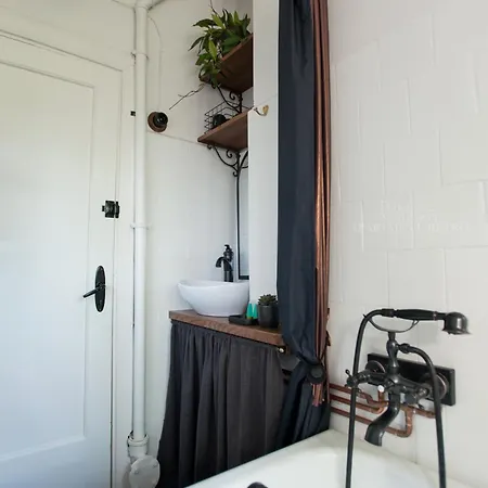 Teika No 2 Apartment-retro On Brivibas Street-free Parking * Riga