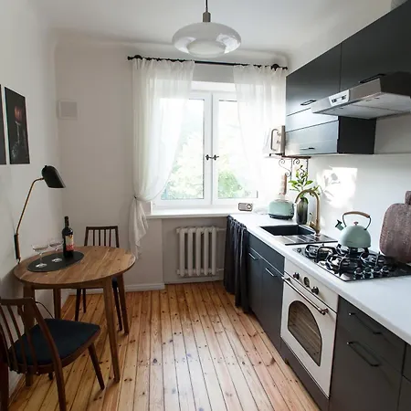 Teika No 2 Apartment-retro On Brivibas Street-free Parking Lejlighed Riga