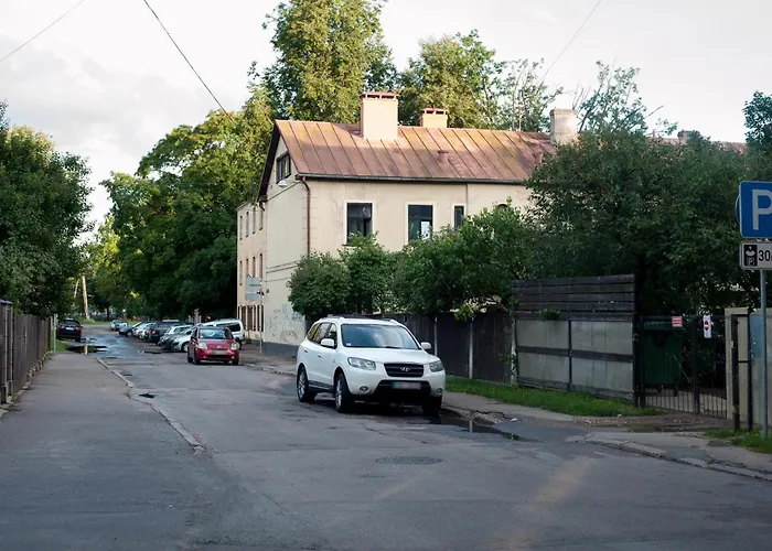 Teika No 2 Apartment-retro On Brivibas Street-free Parking Апартаменты