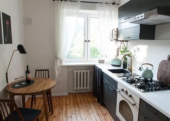 Teika No 2 Apartment-retro On Brivibas Street-free Parking Апартаменты Рига