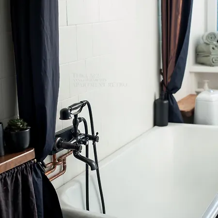 Teika No 2 Apartment-retro On Brivibas Street-free Parking * 里加