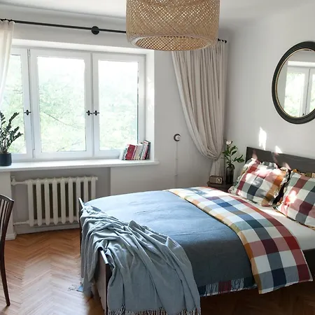 Teika No 2 Apartment-retro On Brivibas Street-free Parking 公寓 里加